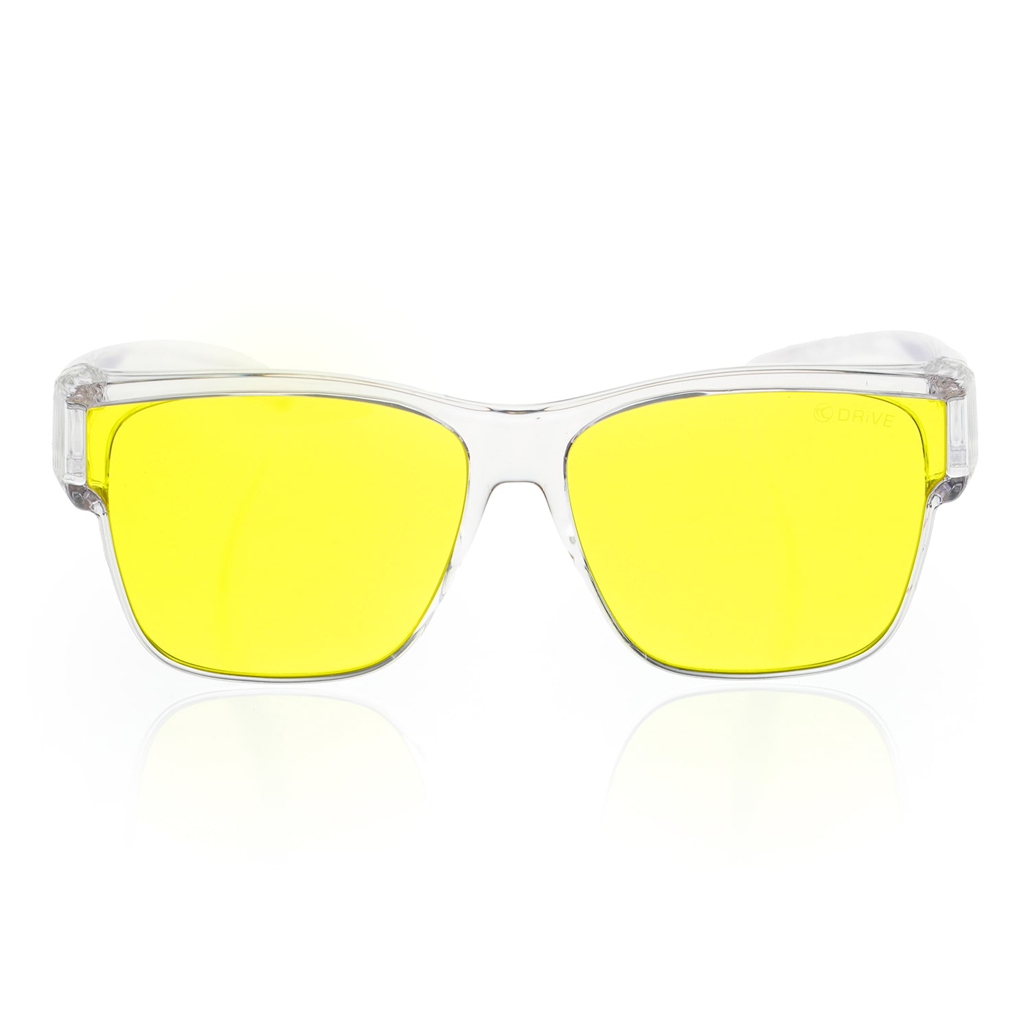 Frontsicht DRiVE85 Überziehbrille bei Nachtfahrt, reduziert Blendung von Xenon- und LED-Scheinwerfern