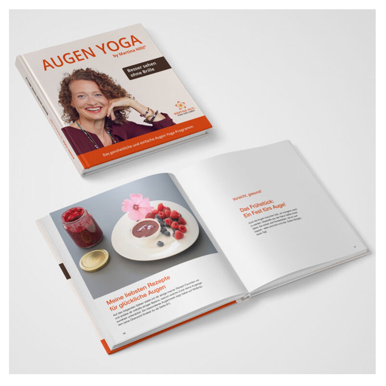 Buch Augen Yoga von Martina Hiltlaufgeschlagen plus Buchcover Front